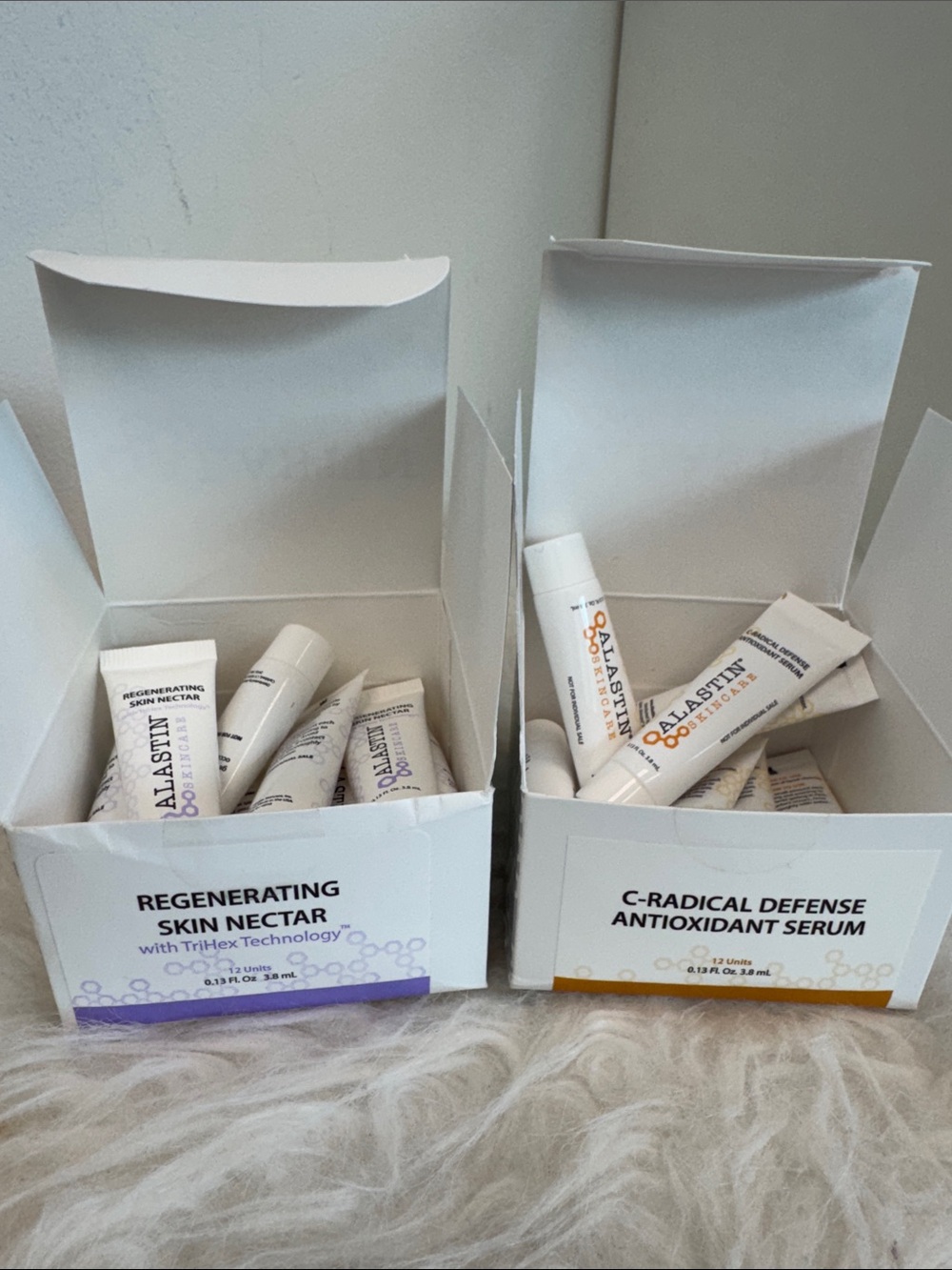 Lot of Alastin Regenerating Skin Nectar & C-radical samples - Picture 6 of 6